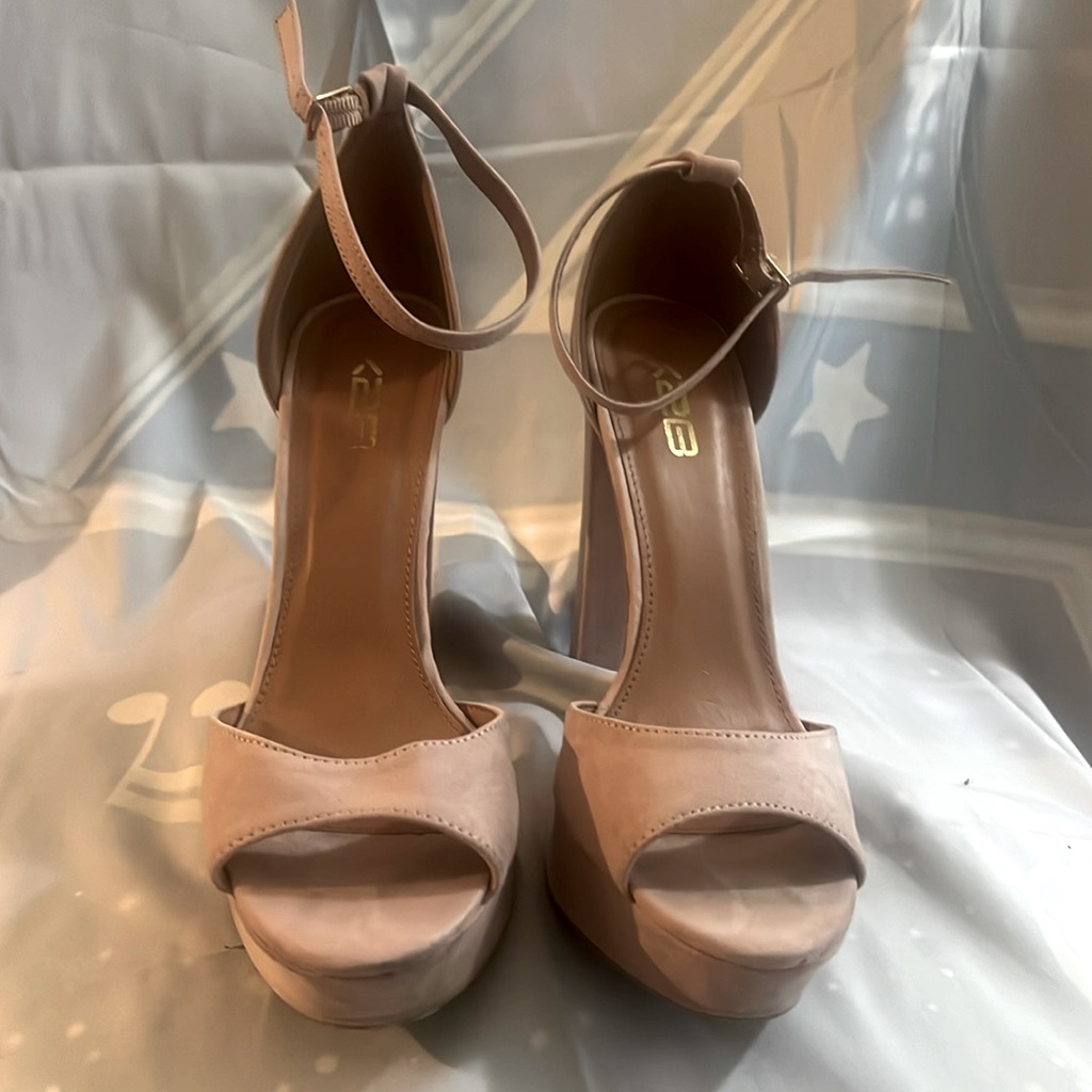 Size 10 Unknown Brand